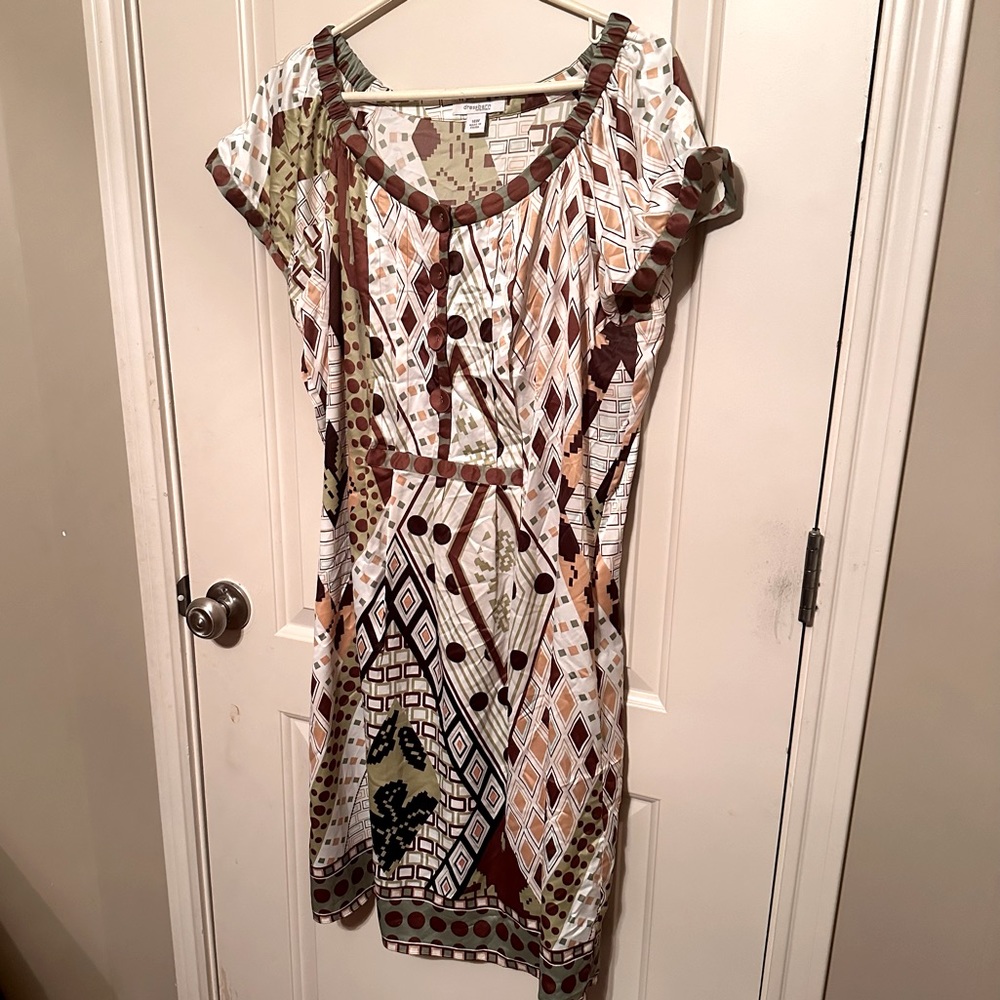 Dressbarn  woman Size 14W Beautiful, earthy multi colored shift dress